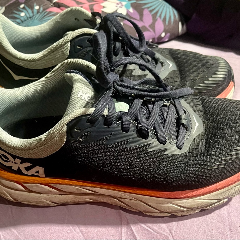 HOKA Clifton 7 Running Shoes size 7